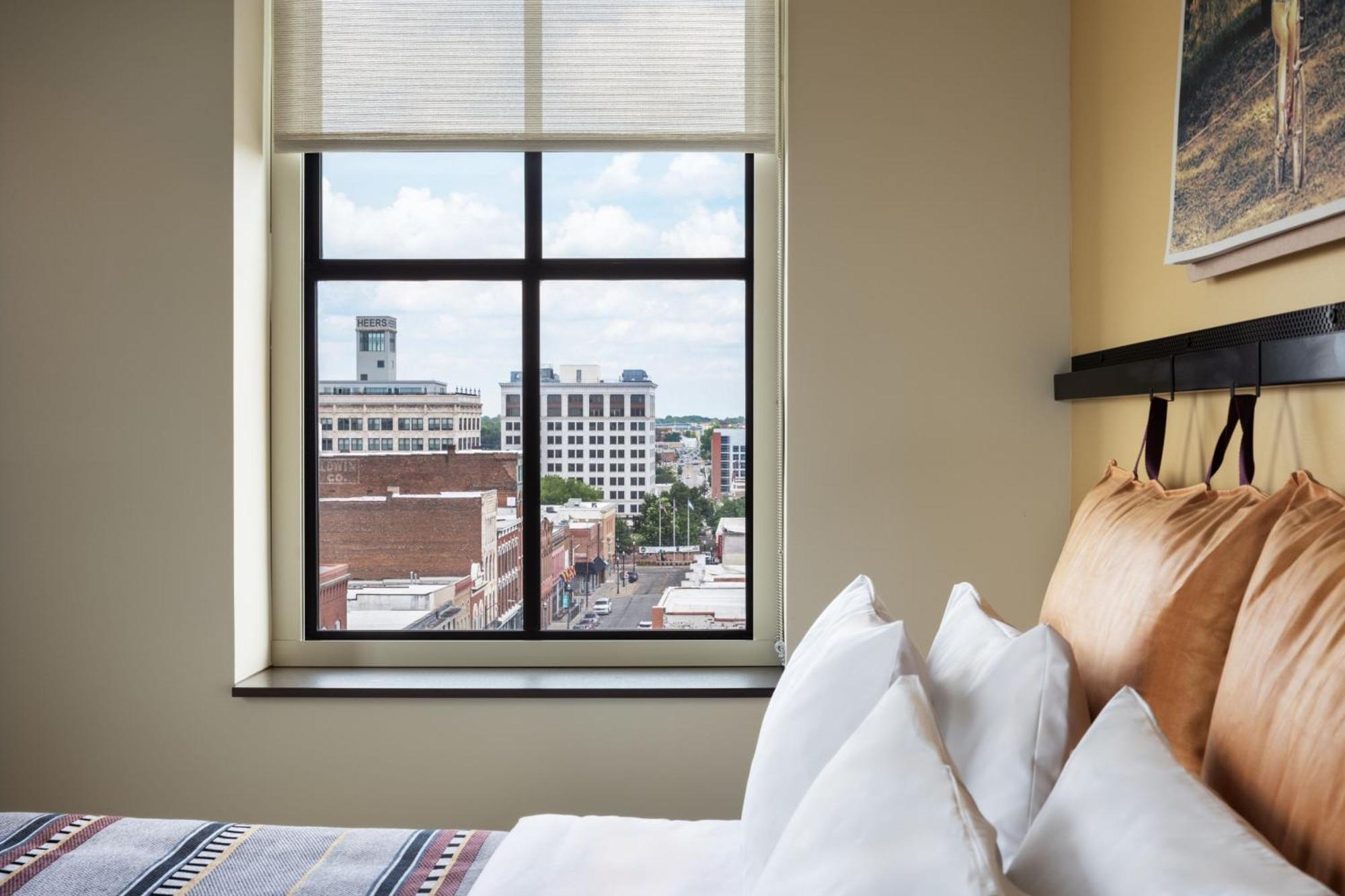 Hotel Moxy Springfield Downtown Extérieur photo