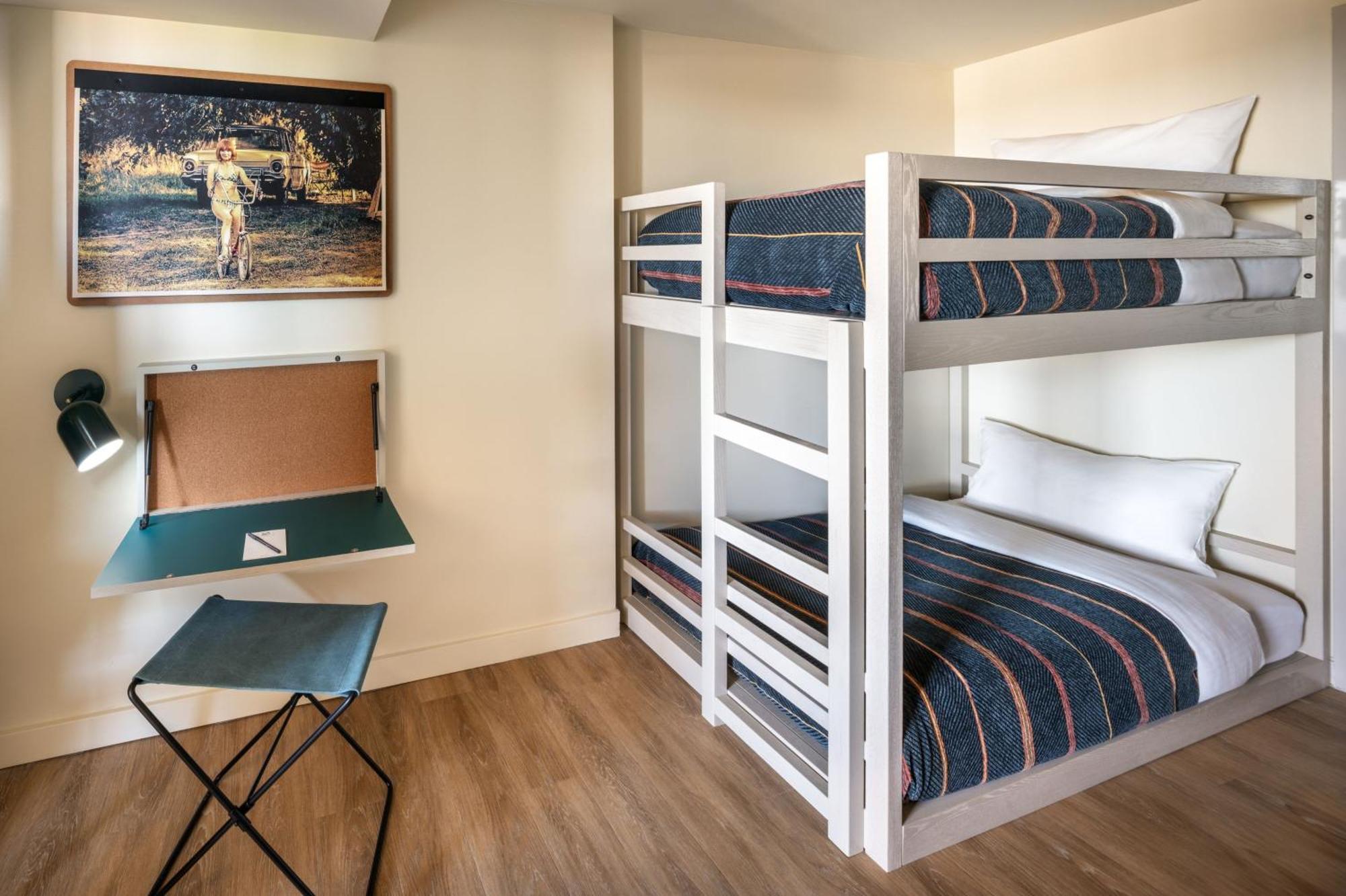 Hotel Moxy Springfield Downtown Extérieur photo