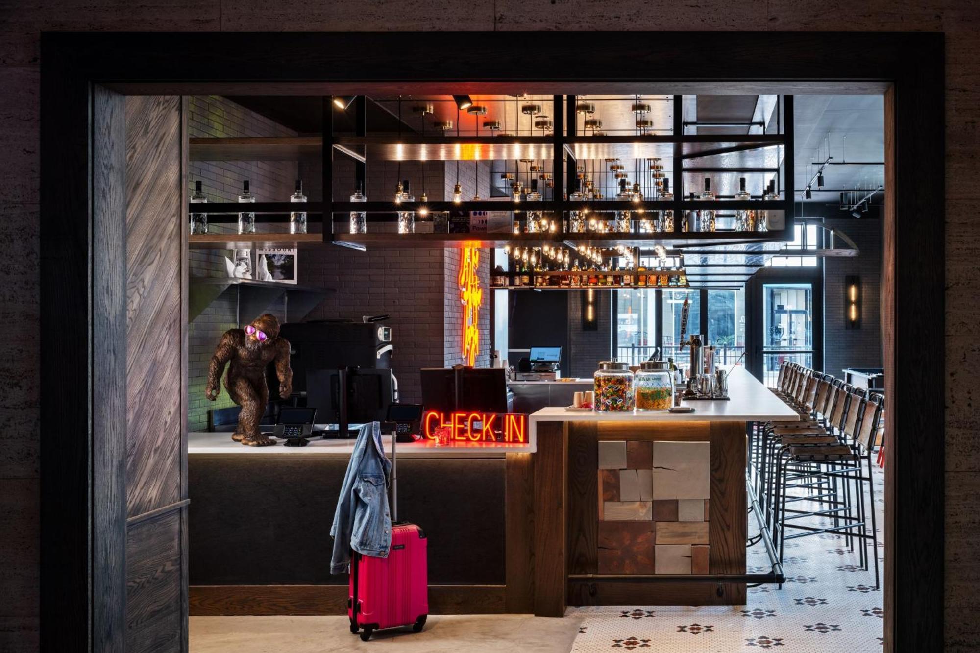 Hotel Moxy Springfield Downtown Extérieur photo