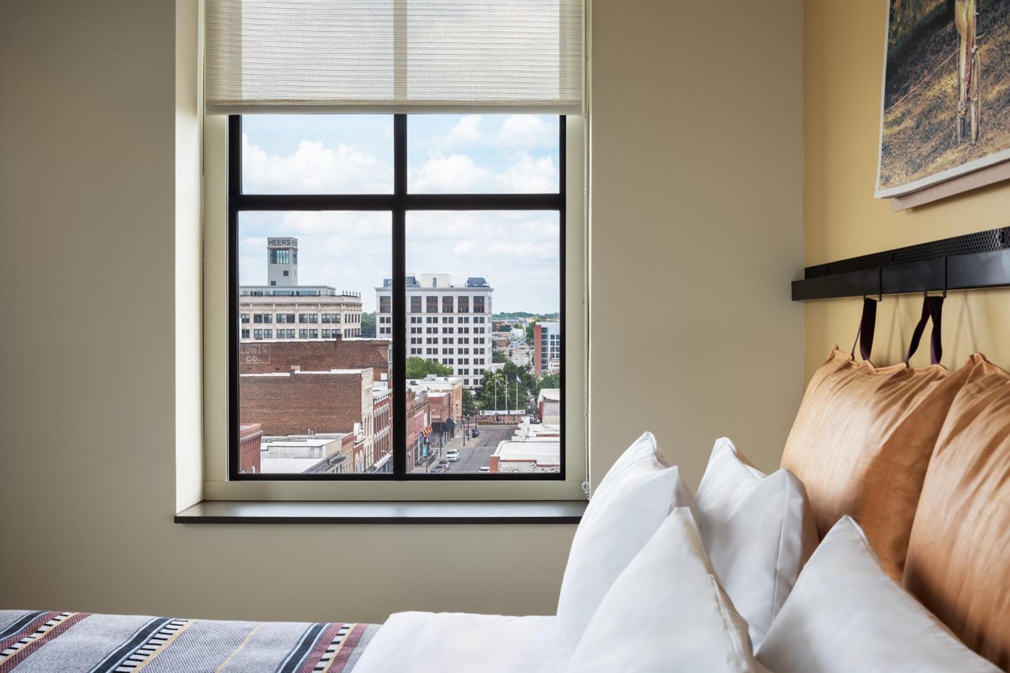 Hotel Moxy Springfield Downtown Extérieur photo
