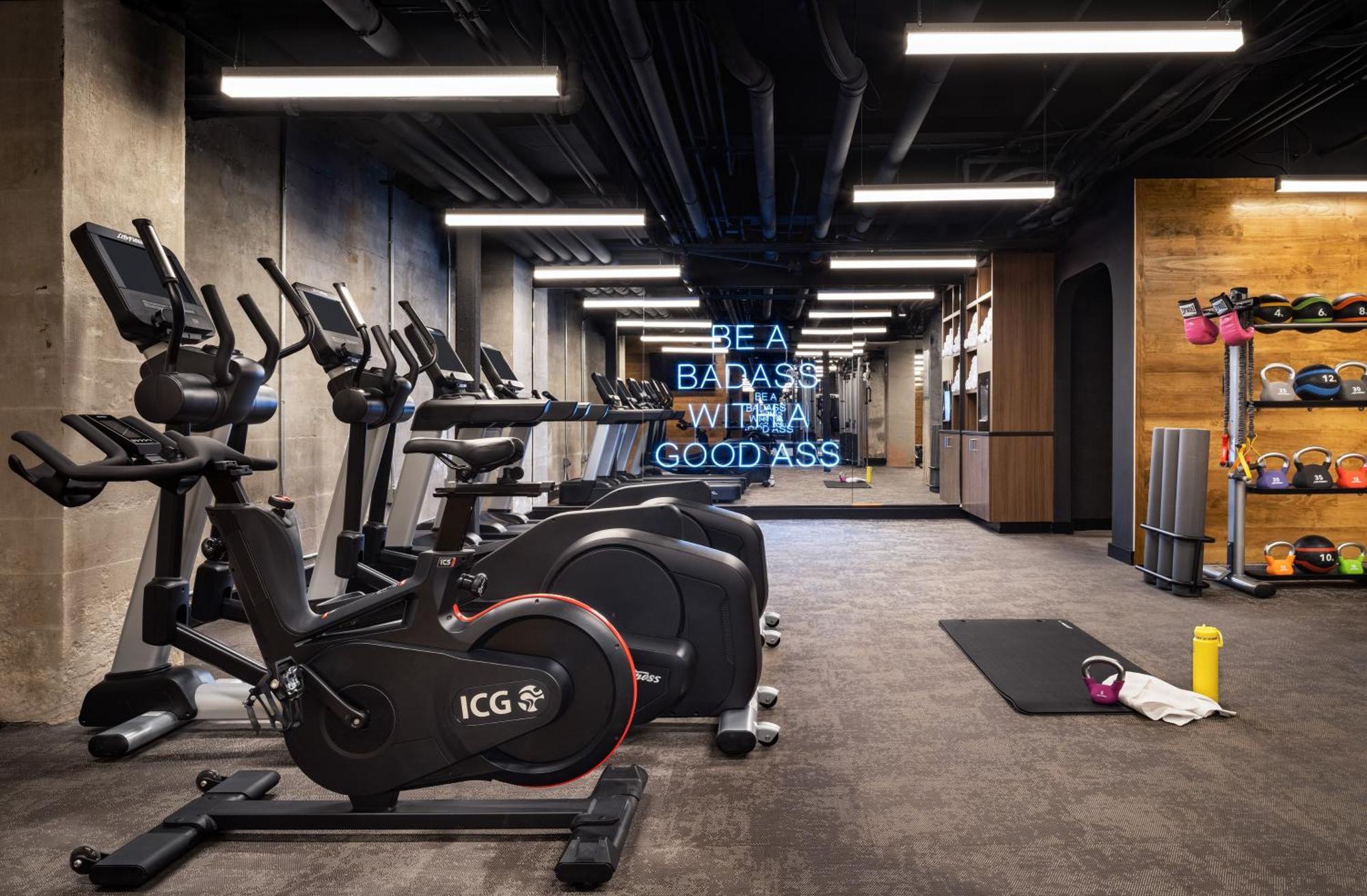 Hotel Moxy Springfield Downtown Extérieur photo