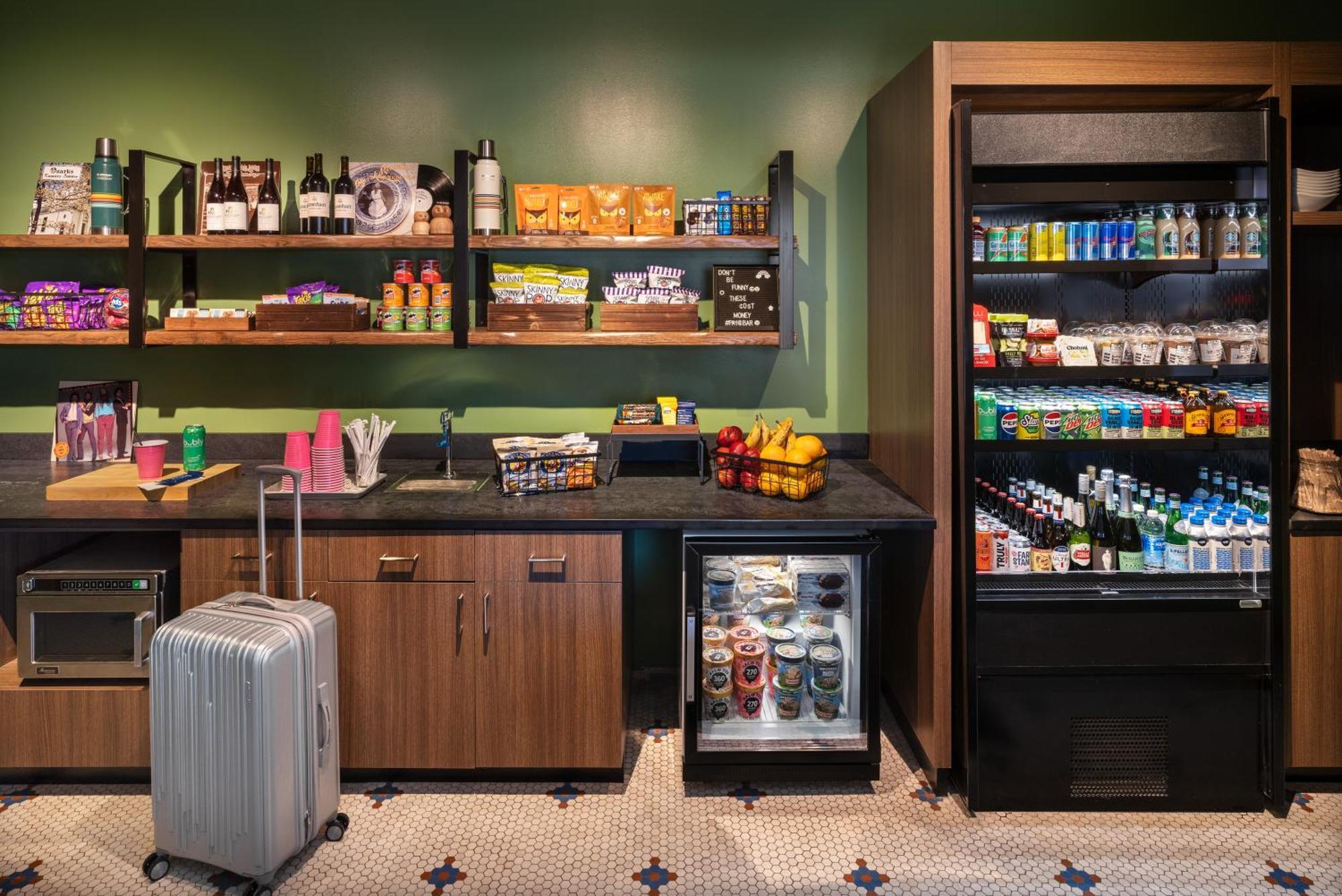 Hotel Moxy Springfield Downtown Extérieur photo